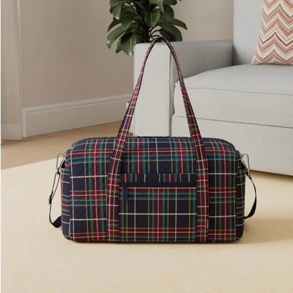 NWT Vera Bradley large travel dufie strap drop 22.0" w x 11.5" h x 11.5" d - Picture 2 of 11